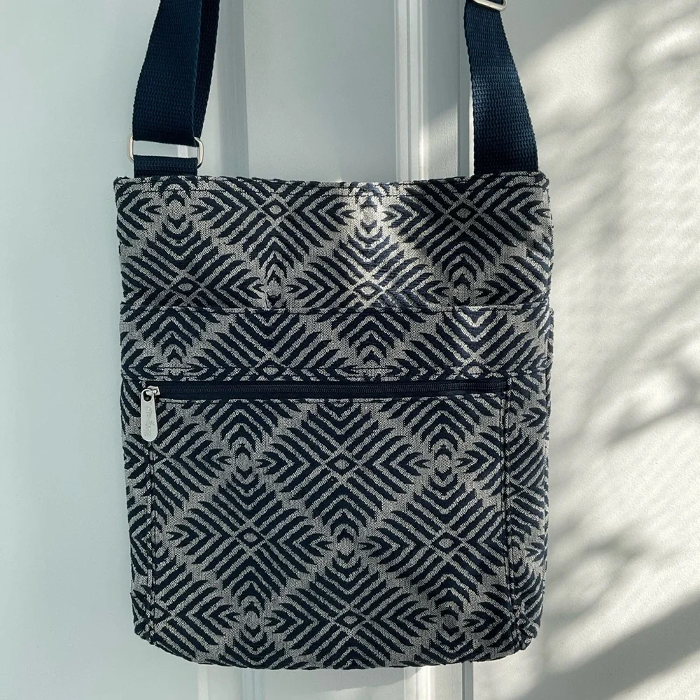 Thirty-One Stylish Navy and Gray Patterned Women's Brocade Crossbody Bag - Picture 4 of 12